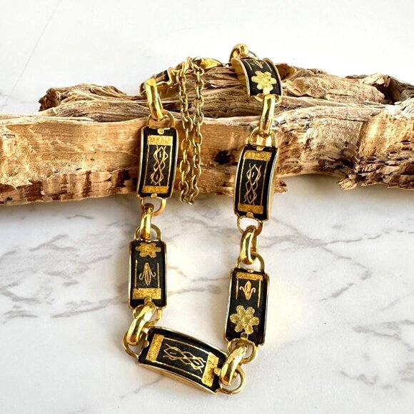 Vintage Damascene Bracelet, Black and Gold Link, 6.5 Inch Dainty Spanish Jewelry - Picture 4 of 5